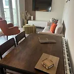 View Modern,stylish,4 Beds, Balcony * 鲍内斯温德米尔