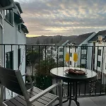 View Modern,stylish,4 Beds, Balcony * 鲍内斯温德米尔