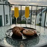 View Modern,stylish,4 Beds, Balcony * 鲍内斯温德米尔