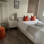 View Modern,stylish,4 Beds, Balcony Апартаменты Боунес-он-Уиндермер