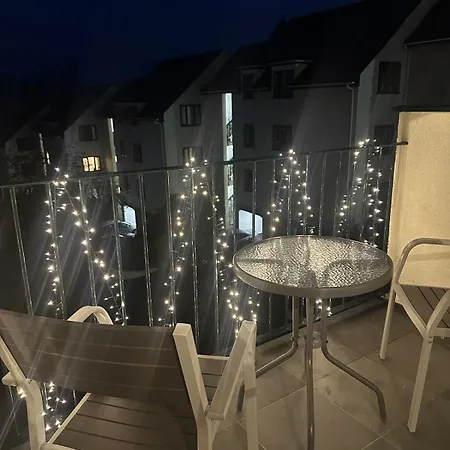View Modern,stylish,4 Beds, Balcony *