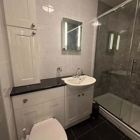View Modern,stylish,4 Beds, Balcony דירה *