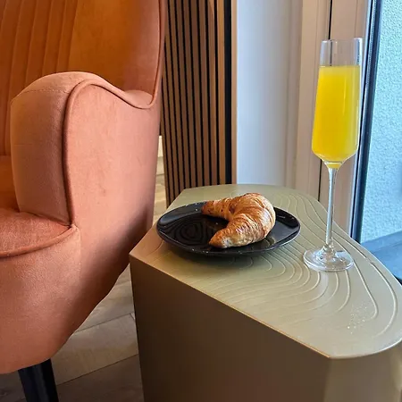 View Modern,stylish,4 Beds, Balcony 鲍内斯温德米尔