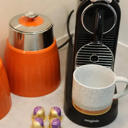 View Modern,stylish,4 Beds, Balcony 鲍内斯温德米尔