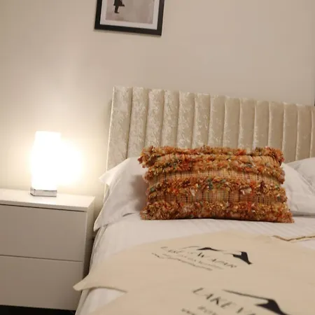 View Modern,stylish,4 Beds, Balcony